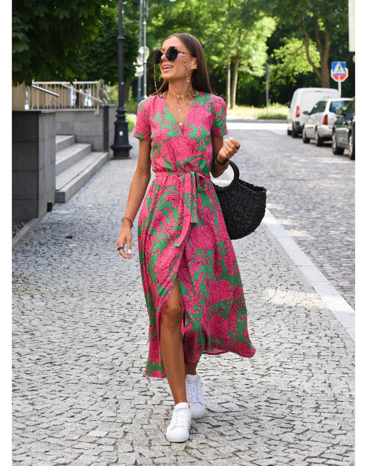 Julia – Elegant V-Neck Dress