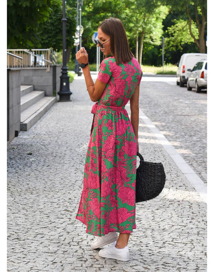 Julia – Elegant V-Neck Dress