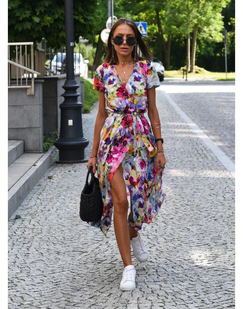 Julia – Elegant V-Neck Dress